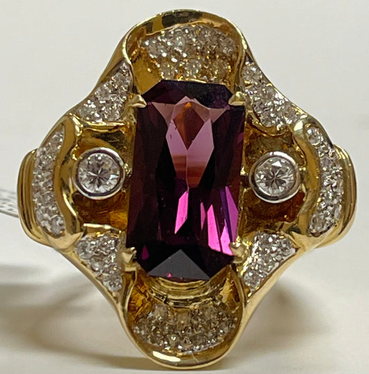 18KY Purple Garnet & Diamond Ring 15.5gr 5.82ct(gr) 0.65ct twt(dia)