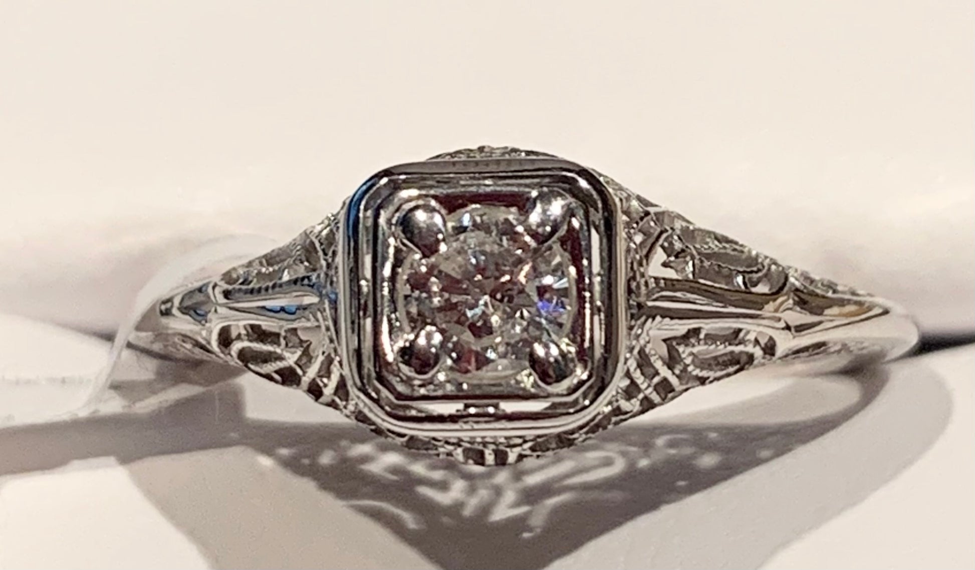 14KW Diamond Art Deco Ring 0.20ct(dia) Circa 1930 ESTATE  Size 6