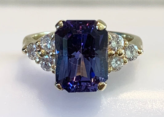 HW 18KY Tanzanite &  Diamond Ring 6.9gr 4.39ct(tz) 0.34ct twt(dia) ESTATE
