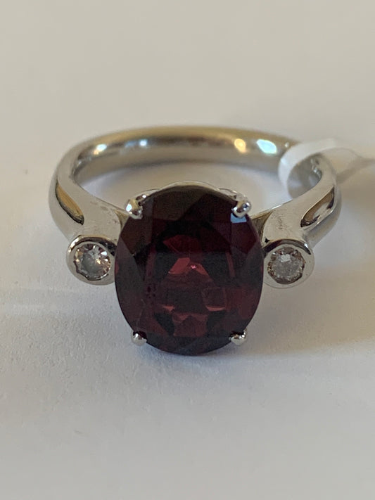 PL Garnet &  Diamond Ring 9.5gr 4.62ct(gr) 0.10ct twt(dia) ESTATE  Size 6
