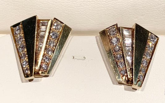 2.50ct Diamond 14KY  13.80gr Earrings Circa 1970s