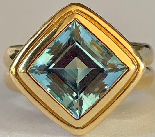 18K Blue Topaz French Ring 14gr 7.00ct(tp)