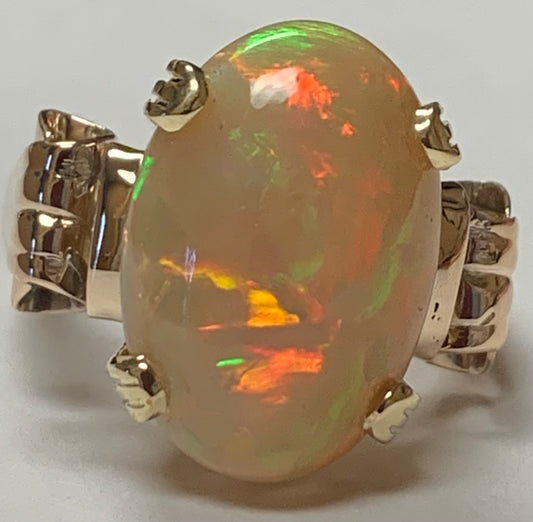 Estate  5.66ct Opal 14KY  5.50gr Ring Circa 1900s Size 6.50