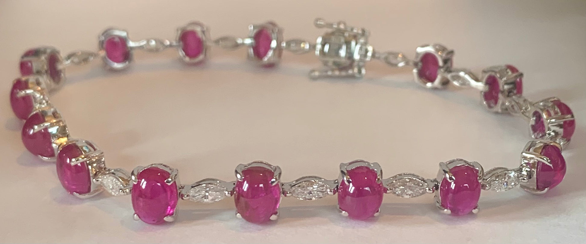 18KW Burma Ruby Bracelet 12.3gr 13.00ct(rby) 1.35ct(dia) Gia Heated Minor