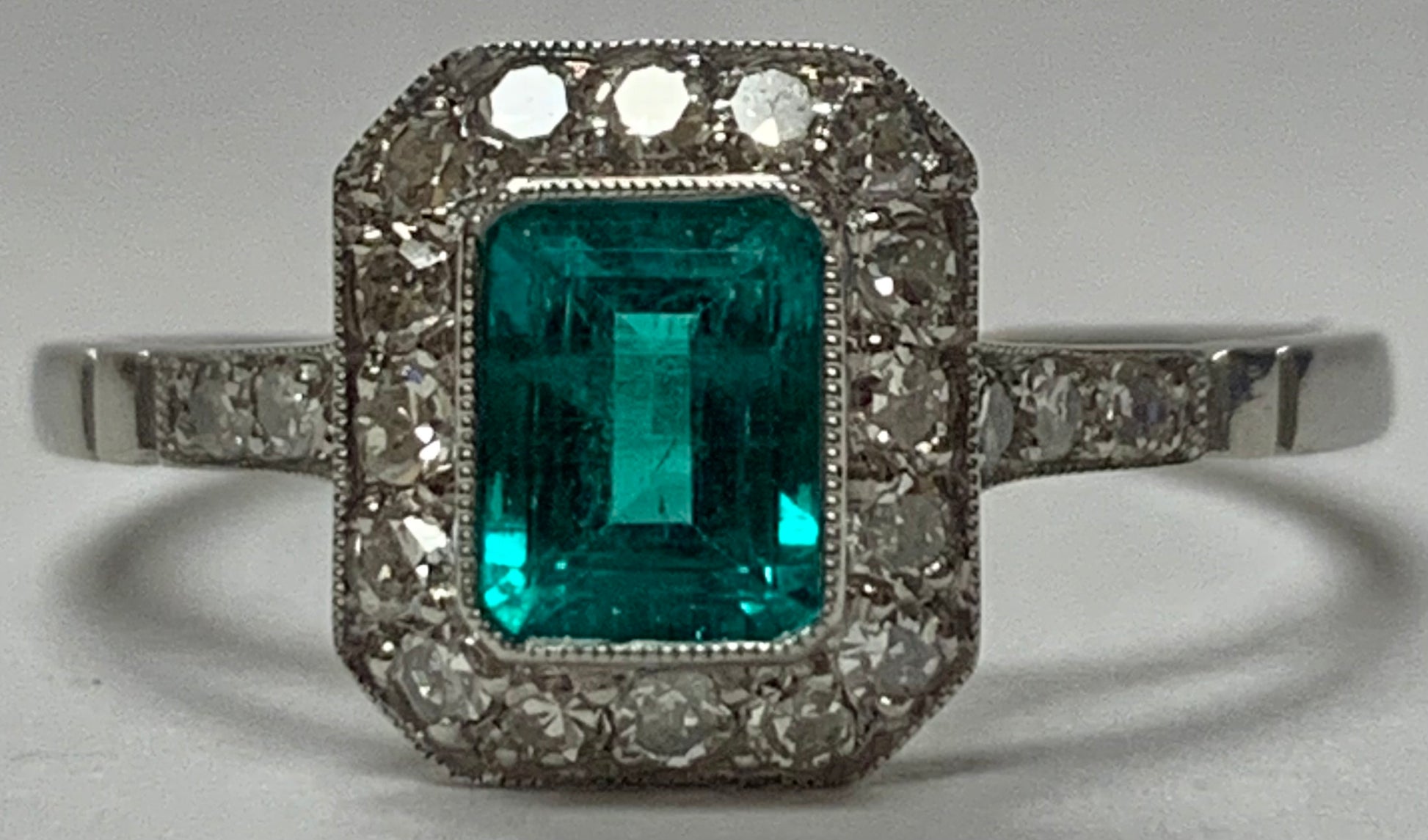 PL Emerald &  Diamond Ring Handmade 2.7gr 0.52ct(em) 0.66ct twt(dia)