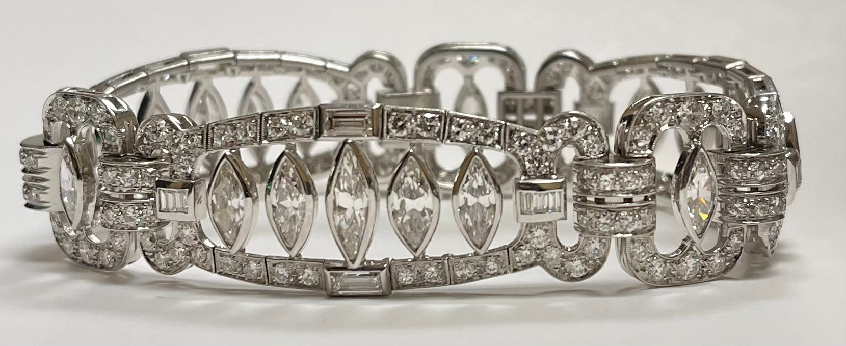 PT Diamond Art Deco Bracelet 52.3gr 17.50ct(dia) Circa 1930s Length 7.25