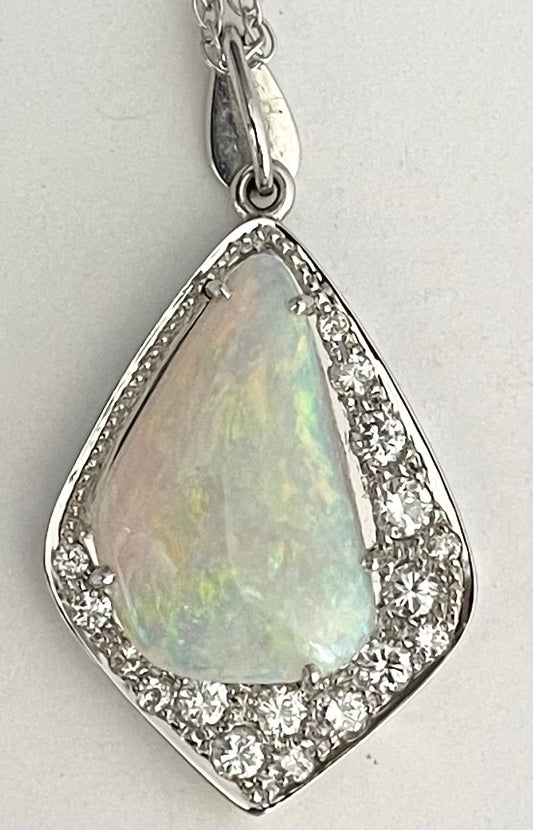 Estate  6.50ct Australian  Opal &  0.50ctw Diamond 14KY White Gold 5.70gr Pendan