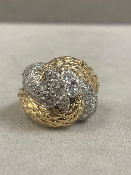 (Circa 1960s) Ring  18K White and Yellow Gold / CD .35ct / SD 2.40ct