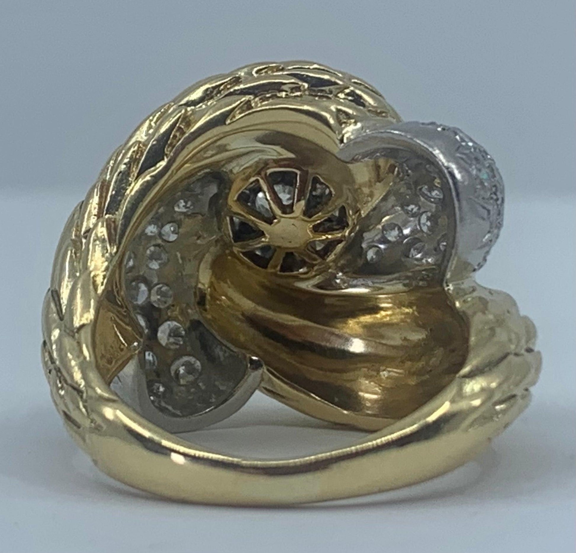 (Circa 1960s) Ring  18K White and Yellow Gold / CD .35ct / SD 2.40ct