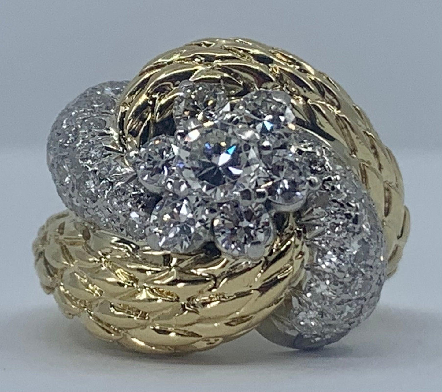 (Circa 1960s) Ring  18K White and Yellow Gold / CD .35ct / SD 2.40ct
