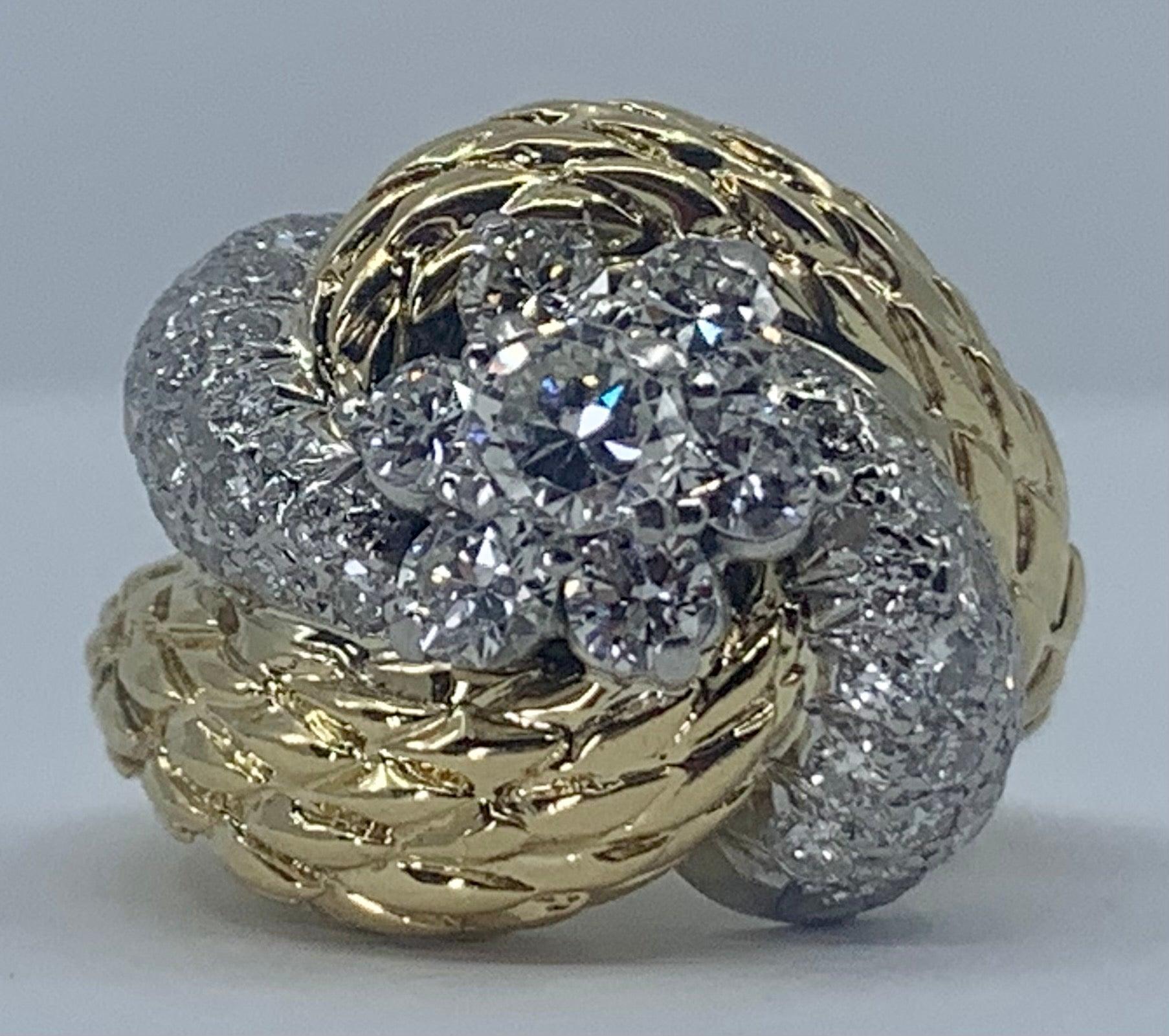 (Circa 1960s) Ring  18K White and Yellow Gold / CD .35ct / SD 2.40ct