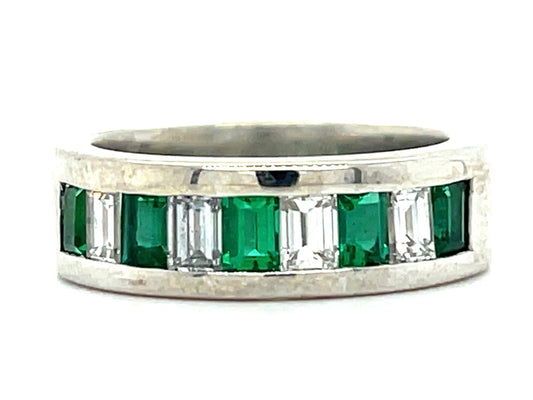 Estate  0.60ct Emerald &  0.48ctw Diamond 18KW  8.40gr Band Size 6