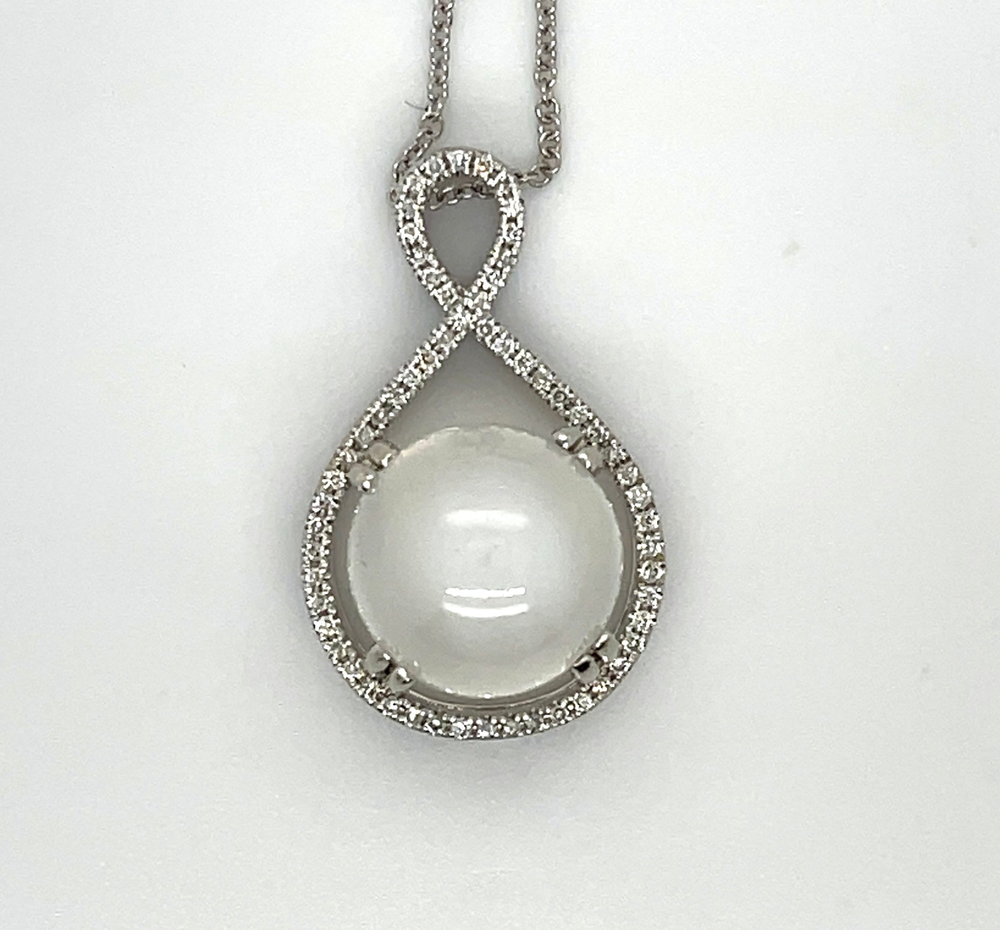 8.08ct Moonstone &  0.27ctw Diamond 14KW  5.19gr Pendant Length 16