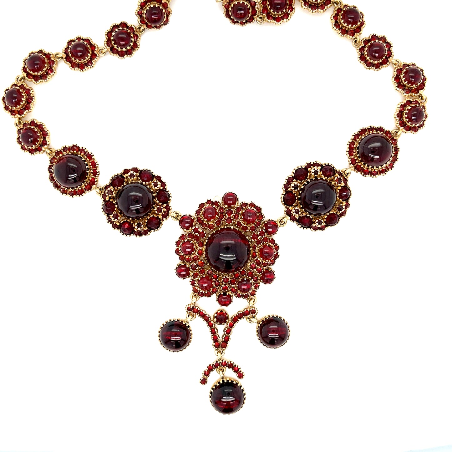 32.00ct Garnet 8 Stones 14KY Necklace Circa 1960s .24ct (side garnets)