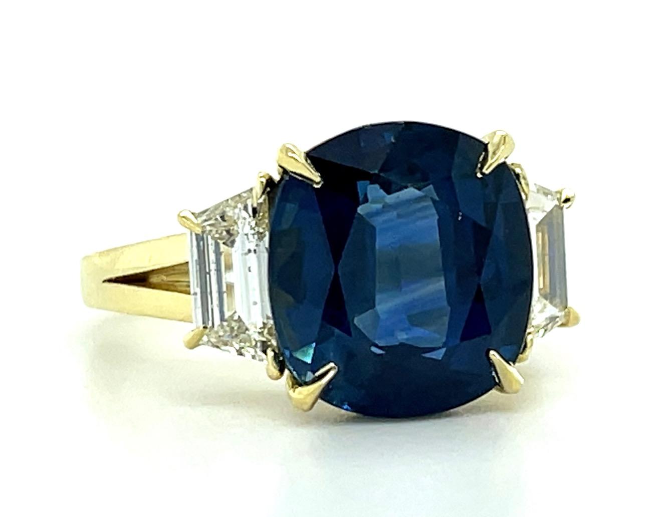 7.16ct Sapphire .88ct Trapezoid Diamond 18KY Ring 6.12g 7 Size