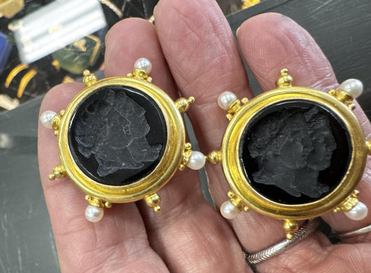 Elizabeth Locke Pearl 18KY Clip Earrings