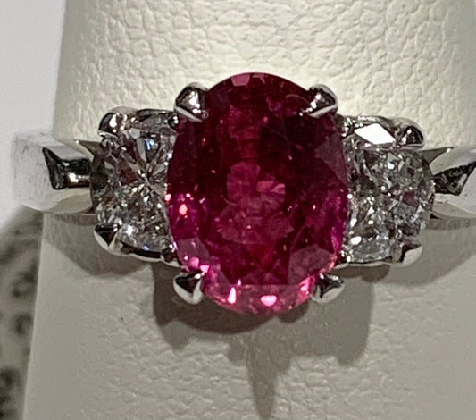 Ruby & Diamond 14KW Ring 2.04ct(rby) 0.55ct twt(dia)