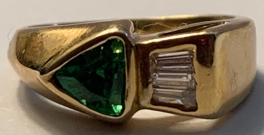 14KY Tsavorite Garnet & Diamond Ring 0.60ct(tsgr) 0.50ct twt(dia) Circa 1970s