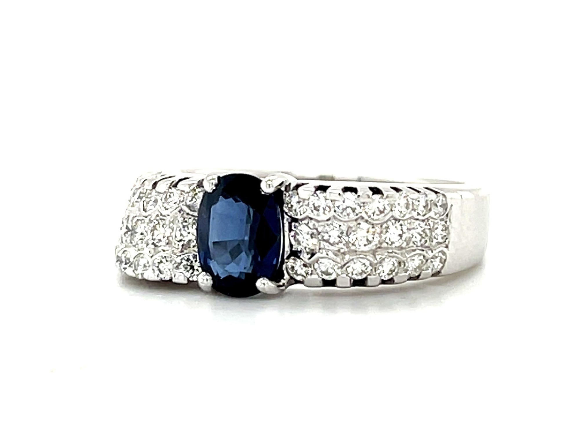 1.10ct Oval Sapphire 18KW Estate Ring .55ct Diamonds 7 Size 7.47g