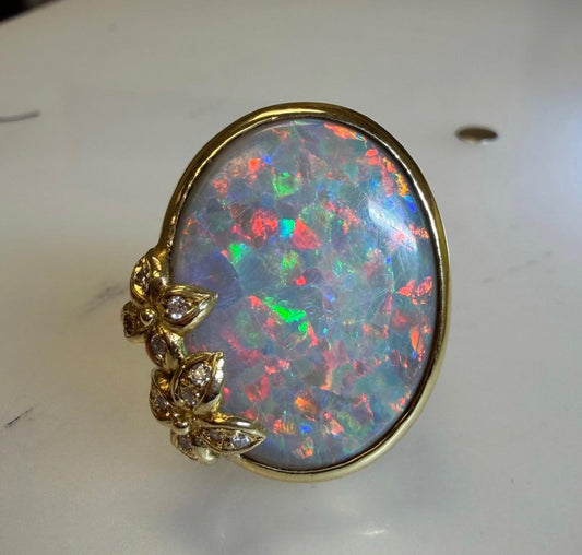 16.85ct Australian Opal .13ct Diamond 18KY Ring