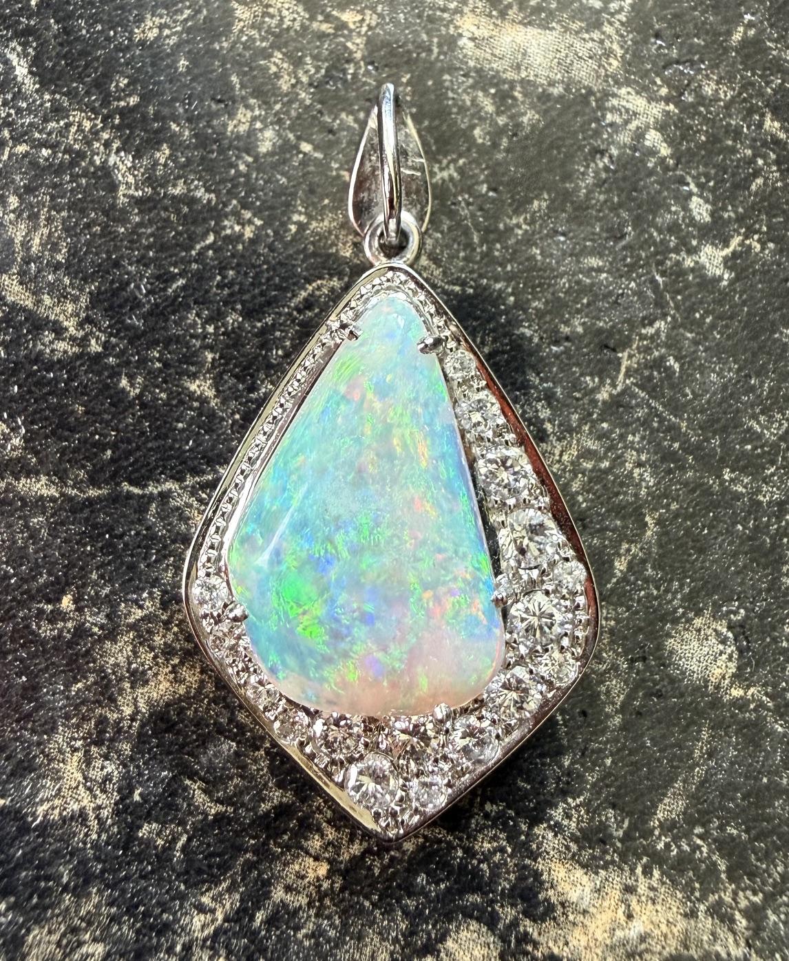 Estate  6.50ct Australian  Opal &  0.50ctw Diamond 14KY White Gold 5.70gr Pendan