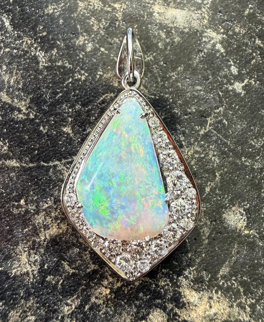 Estate  6.50ct Australian  Opal &  0.50ctw Diamond 14KY White Gold 5.70gr Pendan