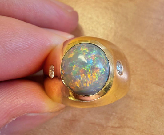 18KY  Black Australian Opal & Diamond Men's Ring 2.25ct(op) 0.16ct twt(dia)