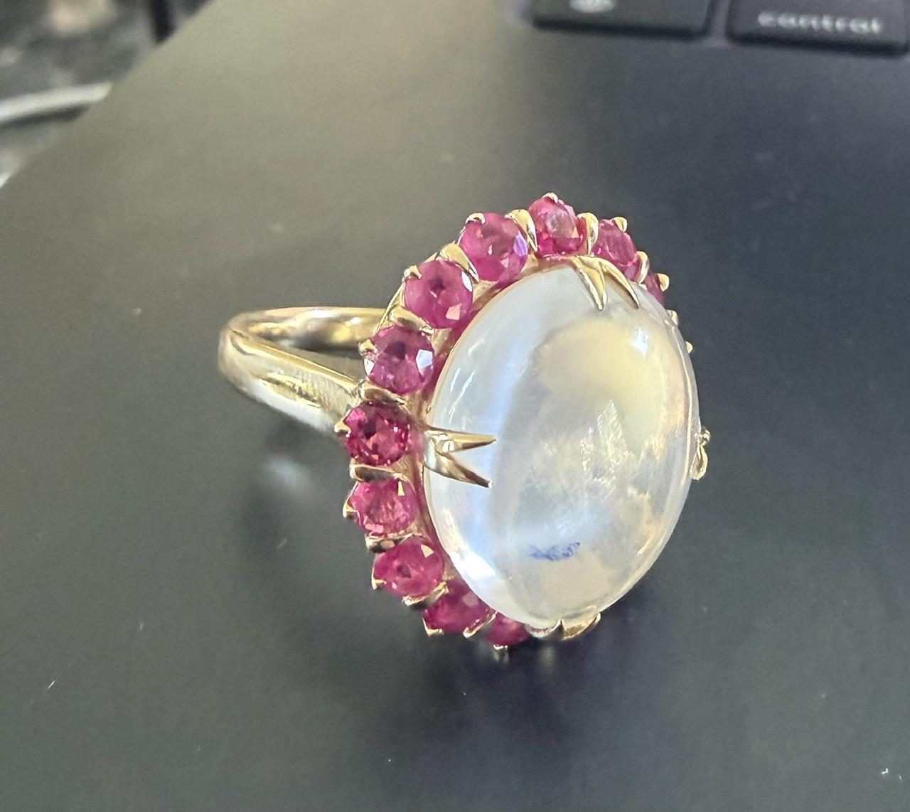 9ct Moonstone 2.20ct Round Ruby 14KY Gold Ring 10g 6.50 Size