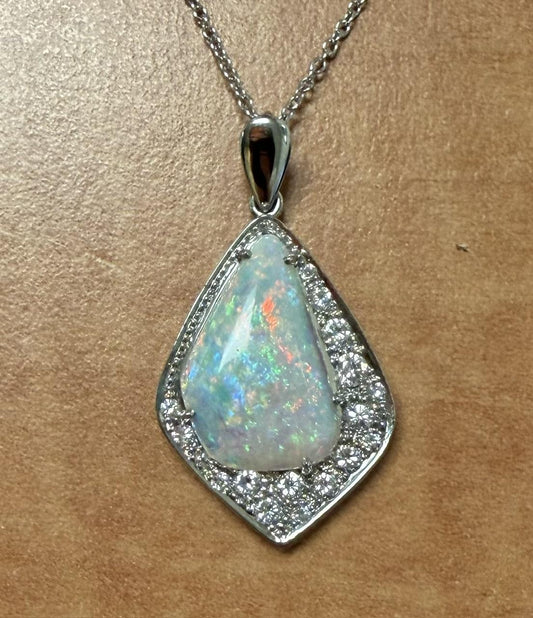 Estate  6.50ct Australian  Opal &  0.50ctw Diamond 14KY White Gold 5.70gr Pendan
