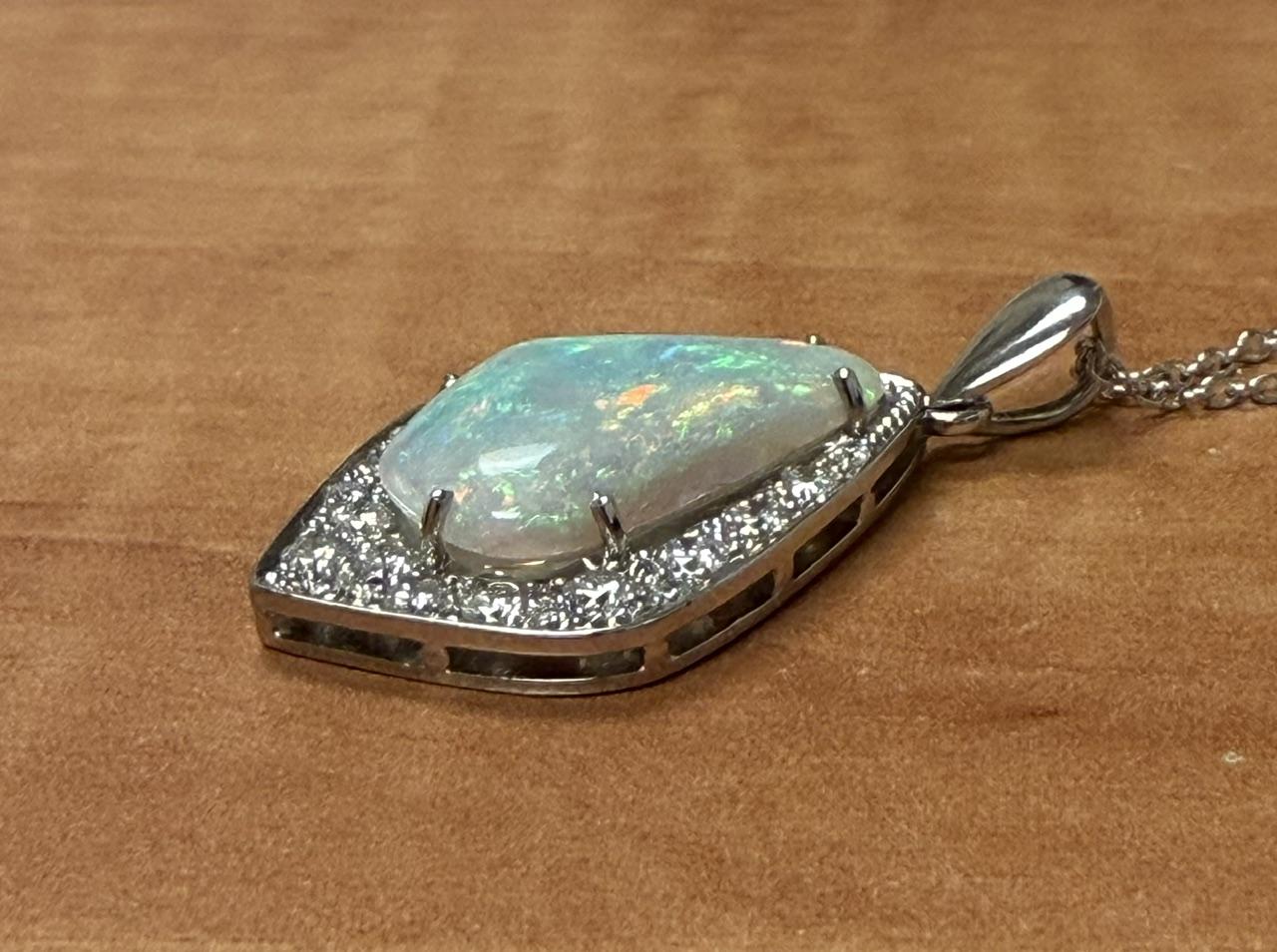 Estate  6.50ct Australian  Opal &  0.50ctw Diamond 14KY White Gold 5.70gr Pendan