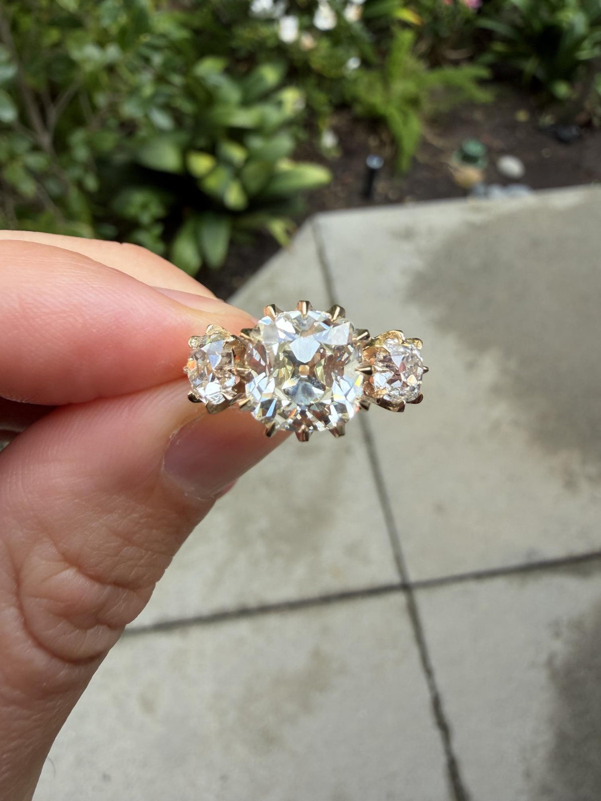 3.02ct (O-P VVS2) Old Mine Cushion Diamond 14KY Gold Ring 1.26ct SD 4.50g