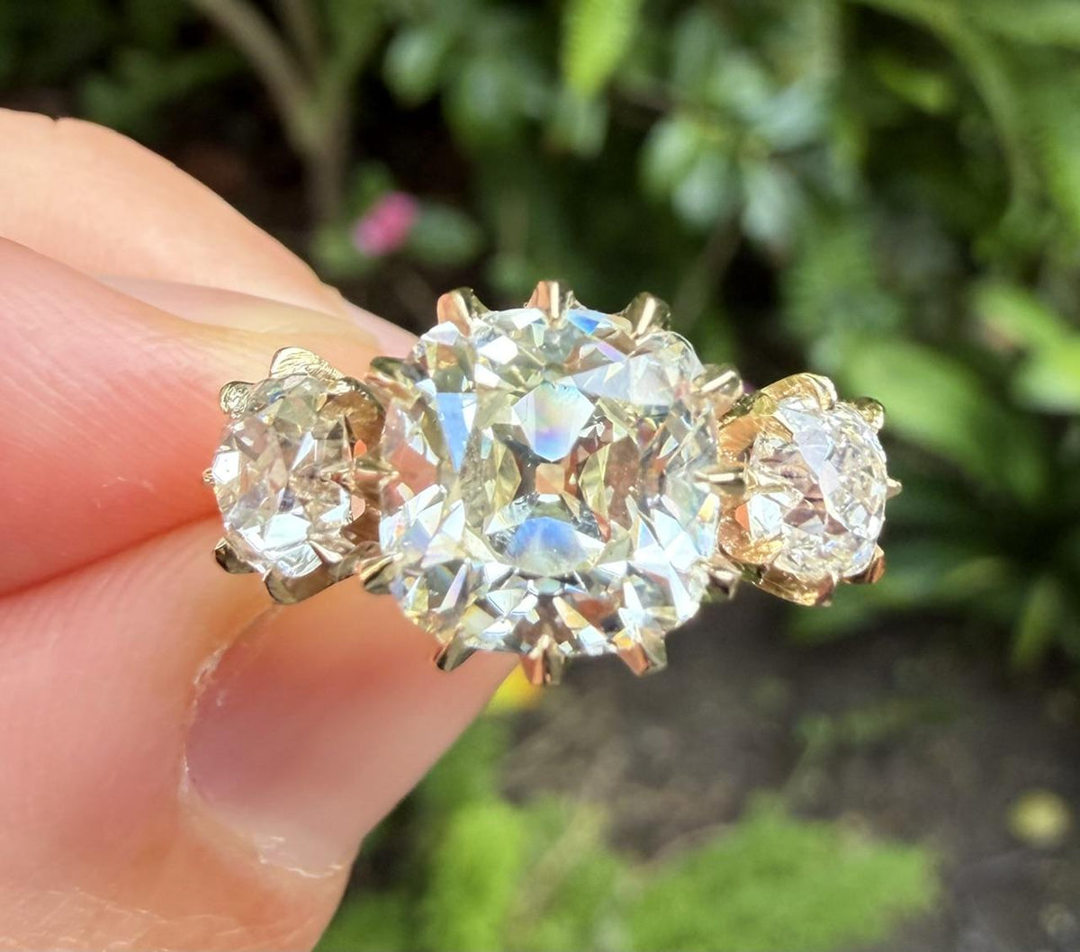 3.02ct (O-P VVS2) Old Mine Cushion Diamond 14KY Gold Ring 1.26ct SD 4.50g