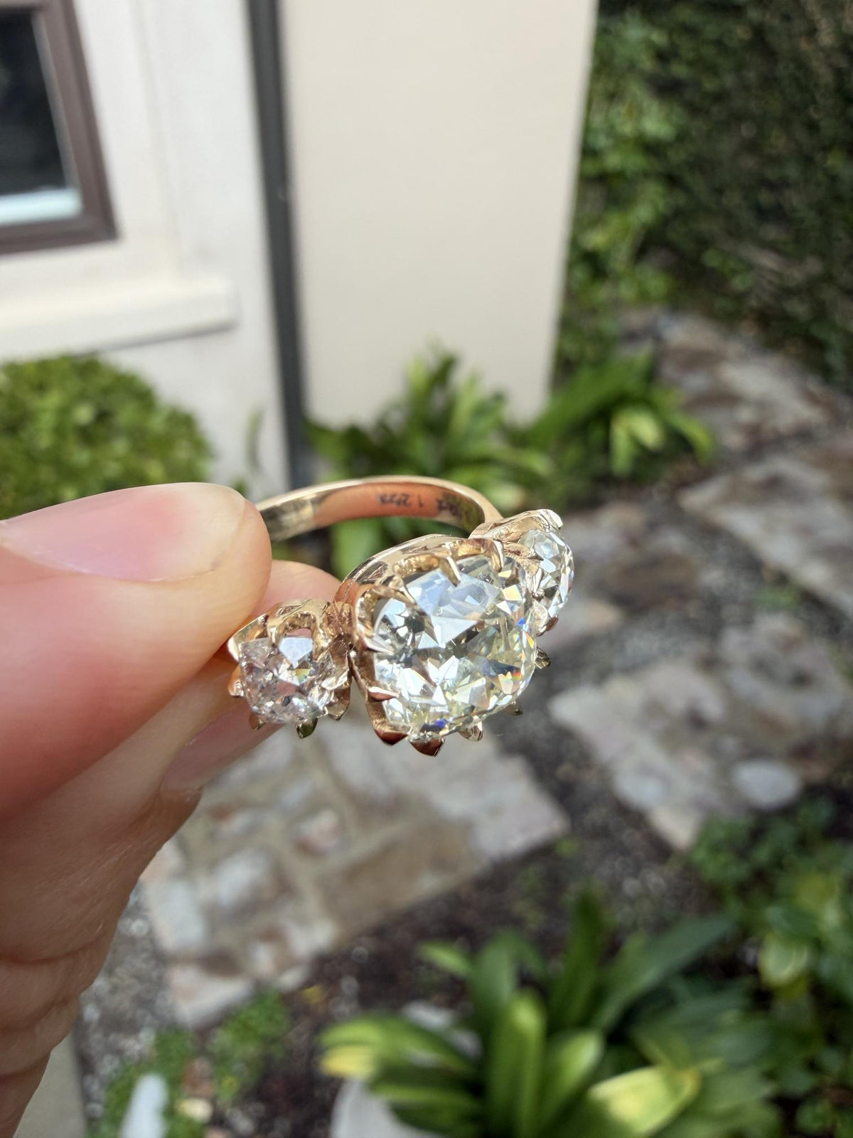 3.02ct (O-P VVS2) Old Mine Cushion Diamond 14KY Gold Ring 1.26ct SD 4.50g