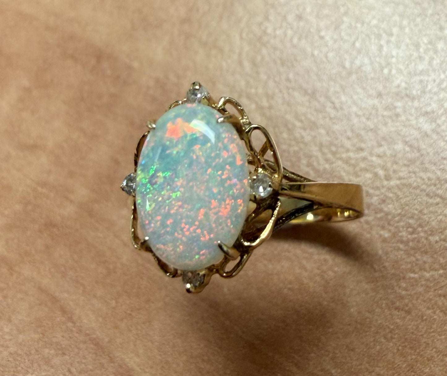 1.50ct Australian Opal 14KY Ring