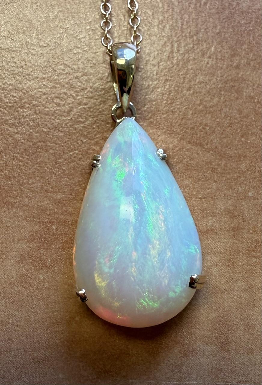 11.45ct Opal 14KY Gold Pendant 4.90g 1.25"