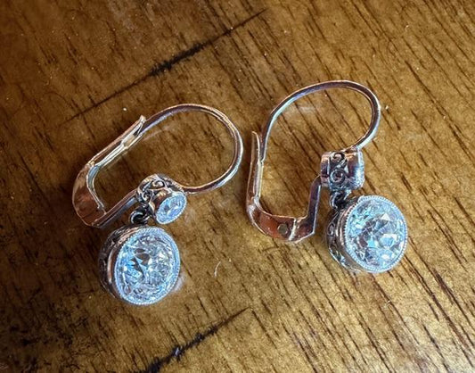 1.87ct (Two Center Round Diamonds) PT+18KY Earrings