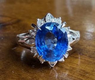 2.95ct Oval No Heat Sapphire Platinum Ring