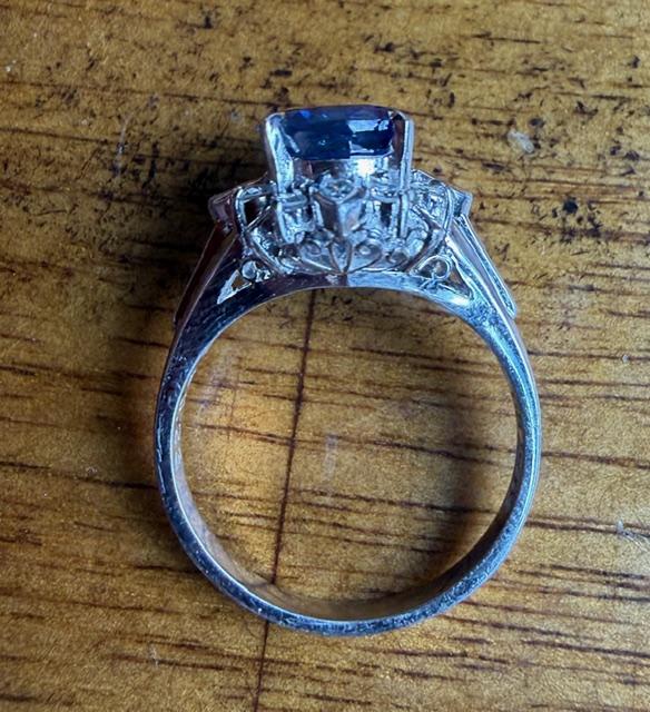 2.95ct Oval No Heat Sapphire Platinum Ring