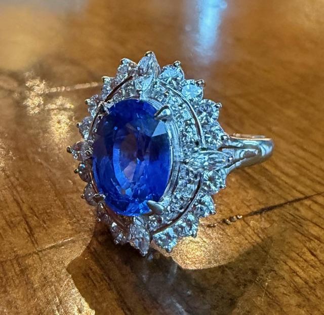 4.23ct Oval Sapphire 1.35ct Diamond Platinum Ring 11.87g