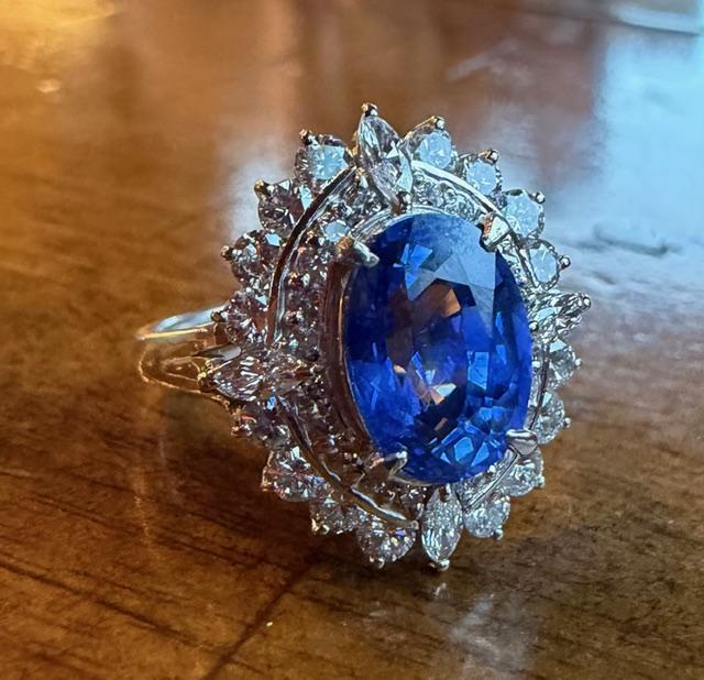 4.23ct Oval Sapphire 1.35ct Diamond Platinum Ring 11.87g