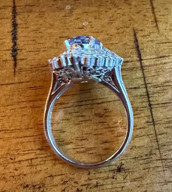 4.23ct Oval Sapphire 1.35ct Diamond Platinum Ring 11.87g