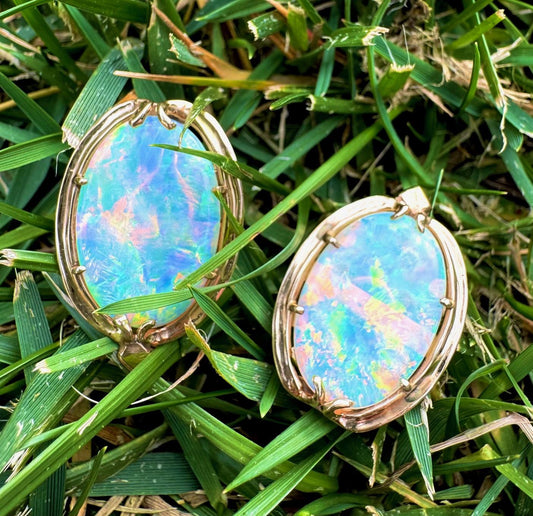 14ct Australian Opal 14KY Earrings 9.65g 1.25" Length