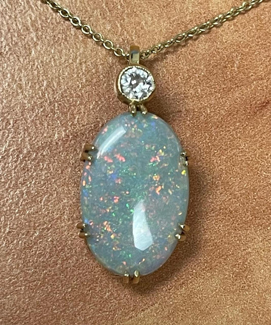7ct Australian Opal 14KY Handmade pendant .20ct Diamond 3.20g 14KY Chain 17"