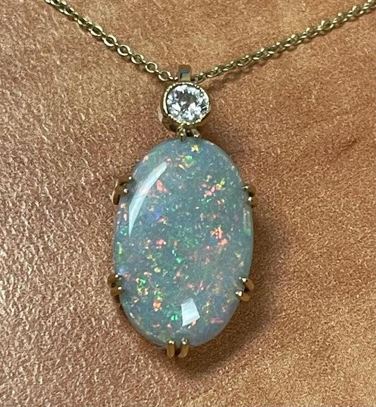7ct Australian Opal 14KY Handmade pendant .20ct Diamond 3.20g 14KY Chain 17"