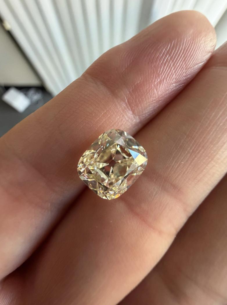4.03ct N VS2 GIA Old Mine Cushion Diamond 18KY Ring