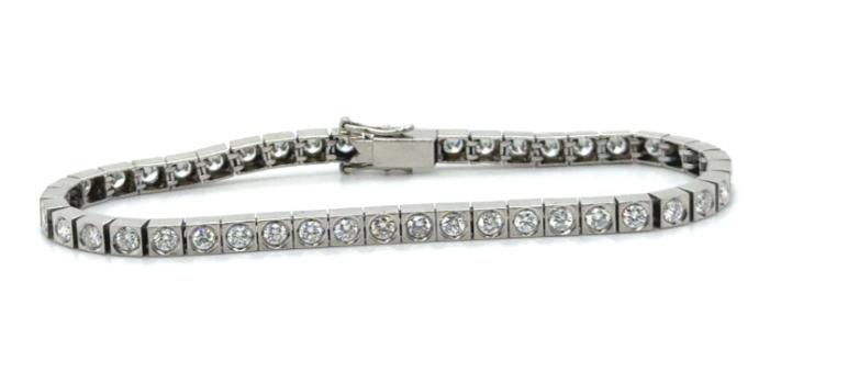 4.50ct Diamond PT Bracelet 45 Dia Total (Circa 1960s) 18.90g 7"
