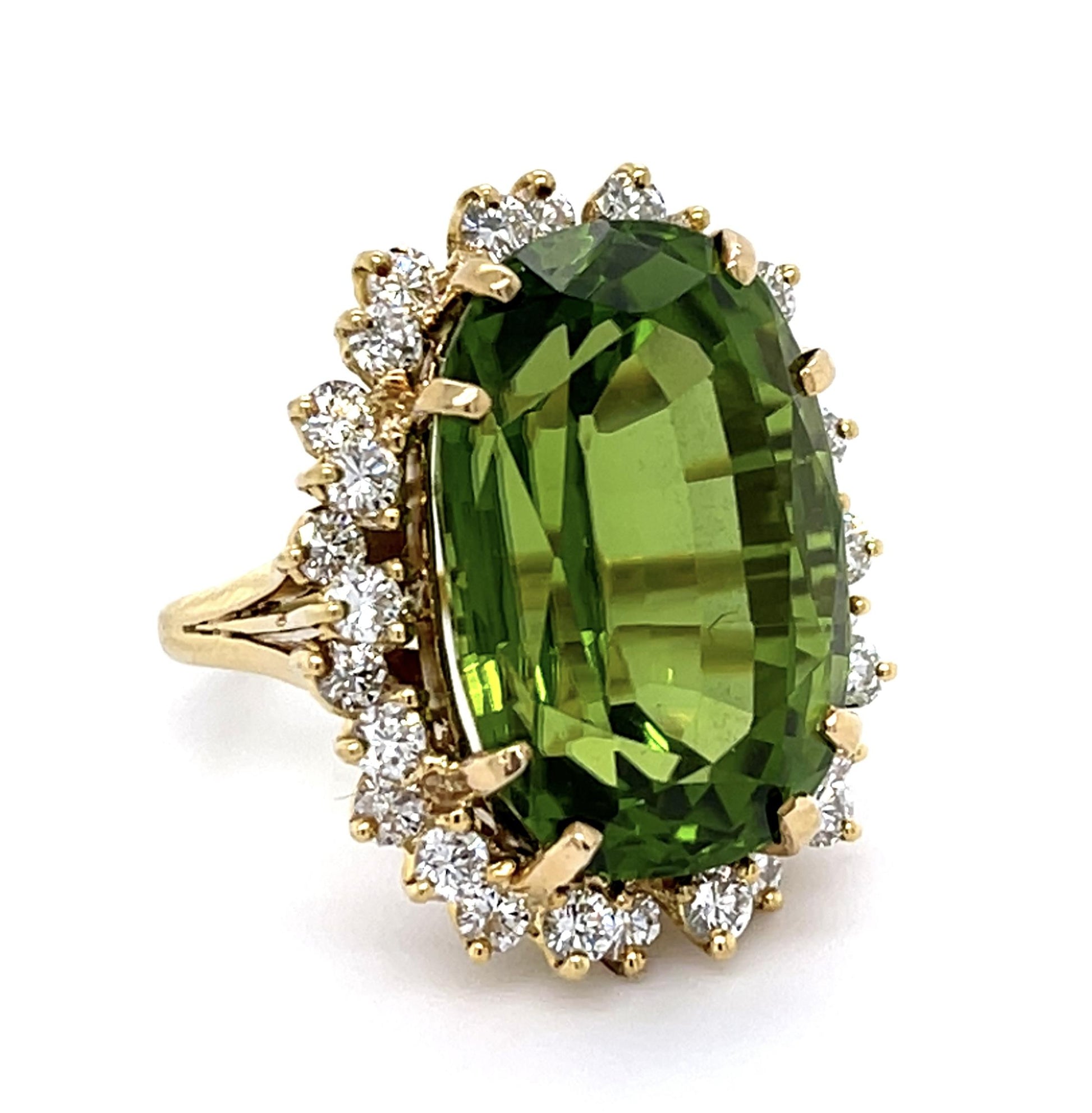 18KY Peridot &  Diamond Ring 14.1gr 20.00ct(pd) 2.00ct twt(dia) Circa 1970