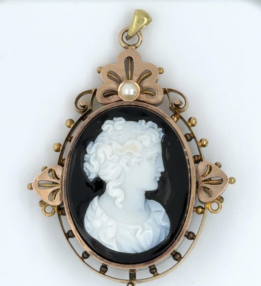 15K Victorian Carved Aggett Pendant Brooch Circa 1860s