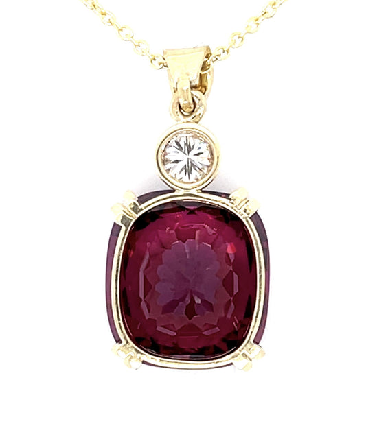 14.60ct Red Garnet .30ct Diamond 12KY Pendant 7.30g 14KY Chain 16"