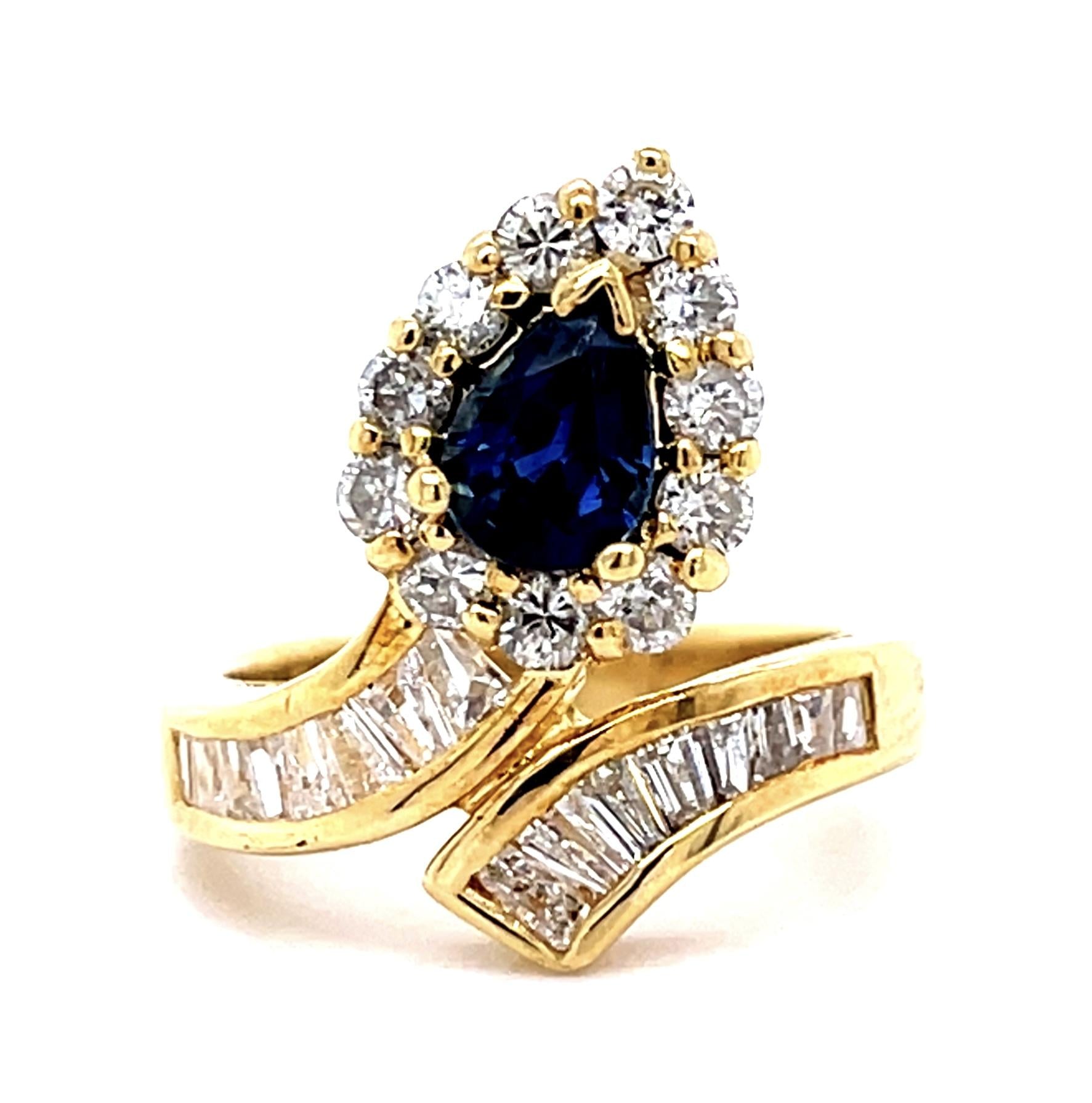 1.03ct Sapphire 1.31ct Diamond 18KY Ring